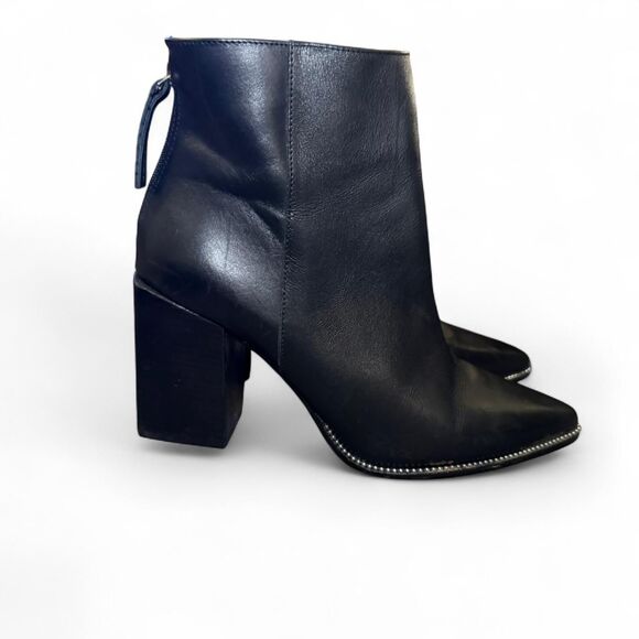 Steve Madden Olga Women’s Size 8 Black Leather Ankle Boots Studded Pointed Toe B - Picture 2 of 7